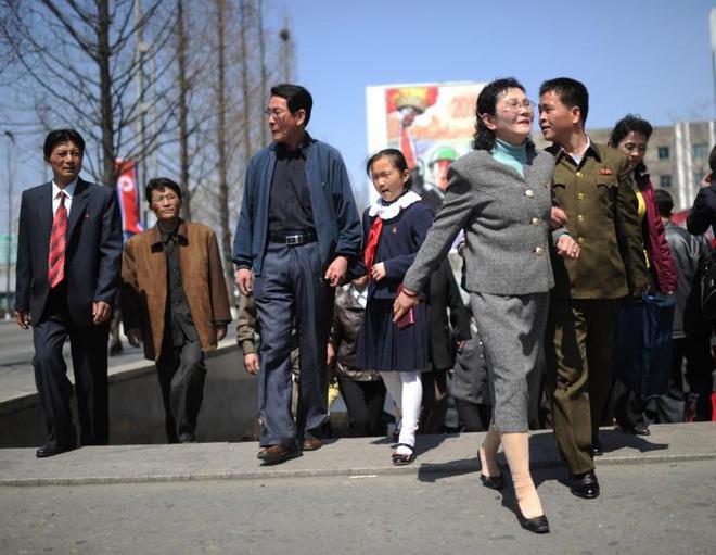 人日常三餐都吃些啥？米饭、泡菜、大酱汤PG电子游戏麻将胡了在金正恩治理下朝鲜(图2)