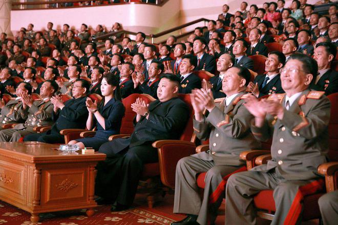 人日常三餐都吃些啥？米饭、泡菜、大酱汤PG电子游戏麻将胡了在金正恩治理下朝鲜(图11)